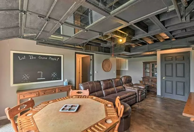 Smoky Mountain Home On 20 Acres W/ Patio, Views