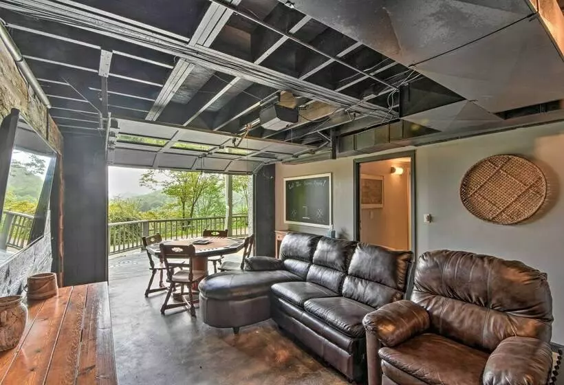 Smoky Mountain Home On 20 Acres W/ Patio, Views