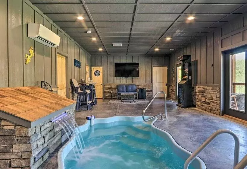 Smoky Mtn  Peaceful Paradise  W/ Indoor Pool!