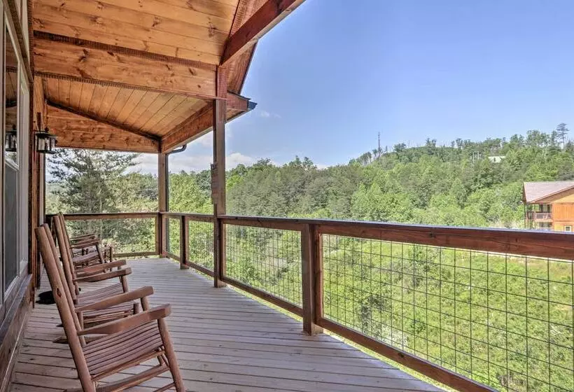 Smoky Mtn  Peaceful Paradise  W/ Indoor Pool!