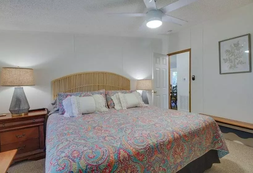 Spacious Home: 10 Miles To Wintergreen Resort!