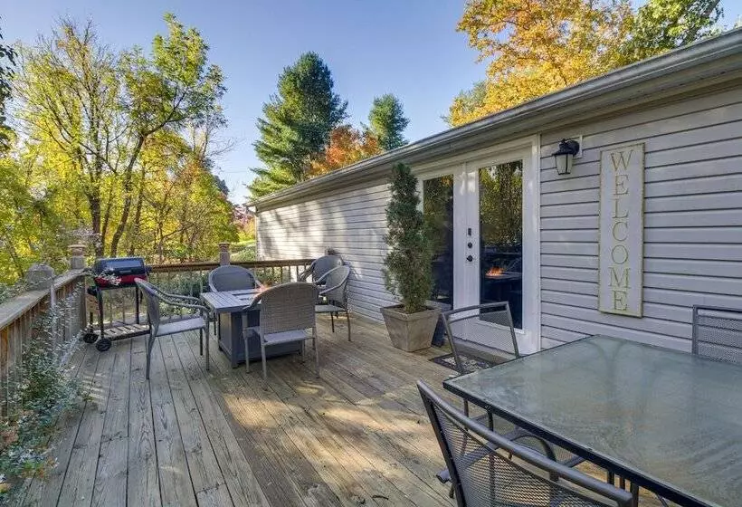 Spacious Home: 10 Miles To Wintergreen Resort!