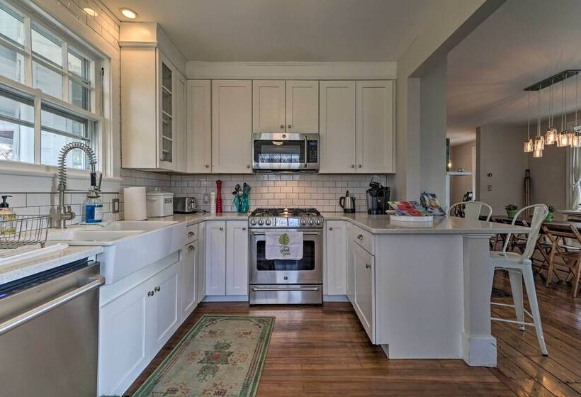 Spacious Stone Ridge Family Home: 6 Private Acres!