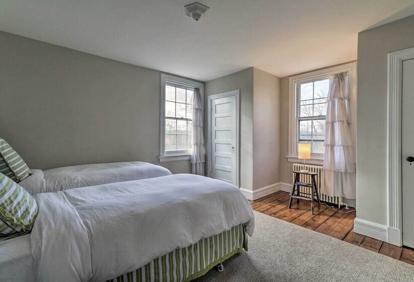 Spacious Stone Ridge Family Home: 6 Private Acres!