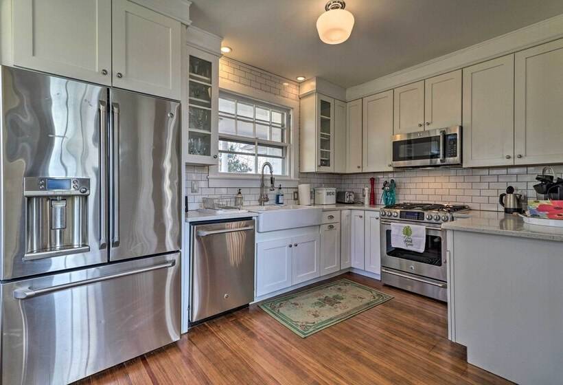 Spacious Stone Ridge Family Home: 6 Private Acres!