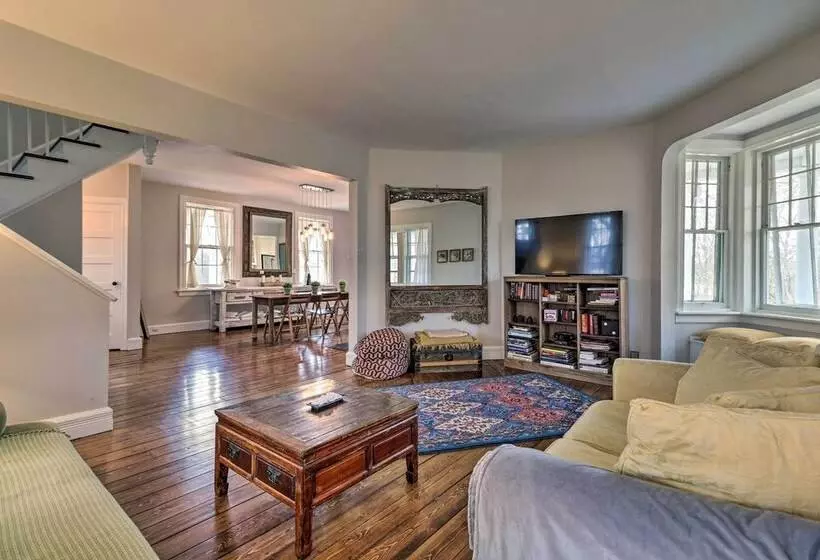 Spacious Stone Ridge Family Home: 6 Private Acres!