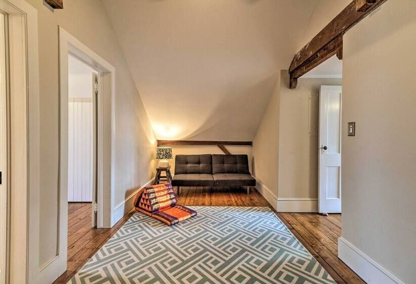 Spacious Stone Ridge Family Home: 6 Private Acres!