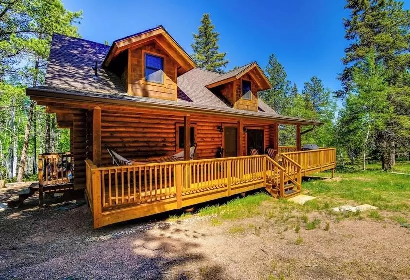 Sunny Forest Cabin W/ Views Of Pikes Peak Mtn!