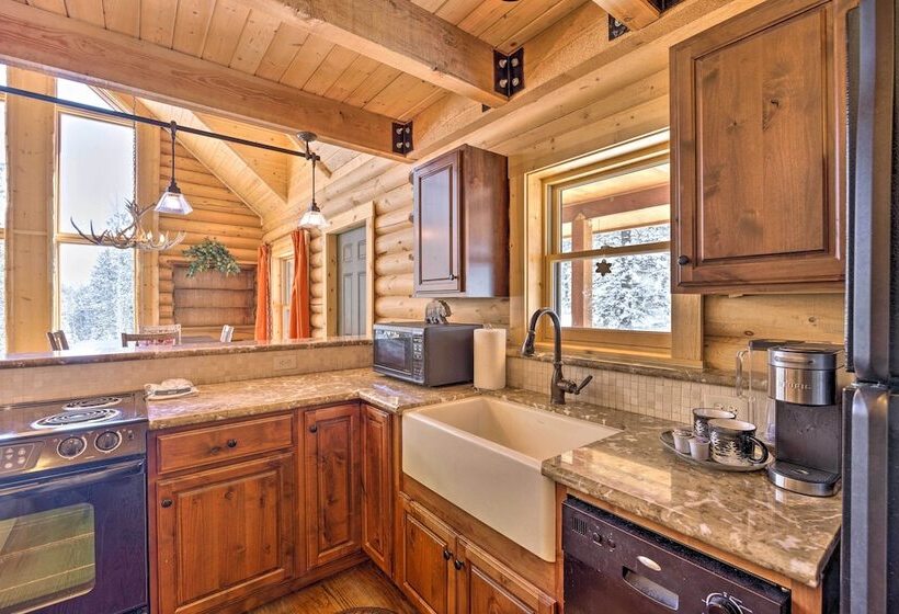 Sunny Forest Cabin W/ Views Of Pikes Peak Mtn!