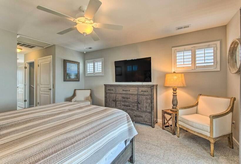 Surf City Escape W/ 6 Decks: Steps To Beach