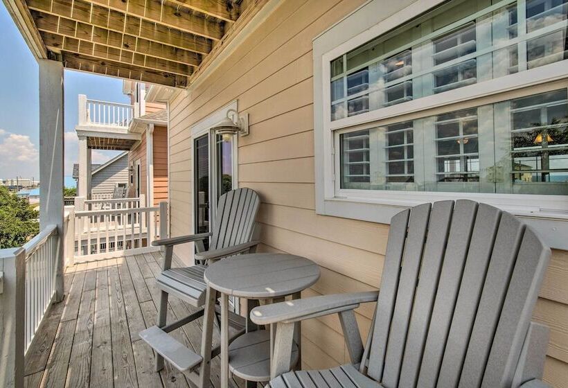 Surf City Escape W/ 6 Decks: Steps To Beach