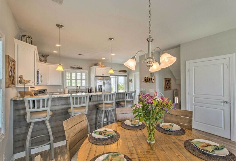 Surf City Escape W/ 6 Decks: Steps To Beach