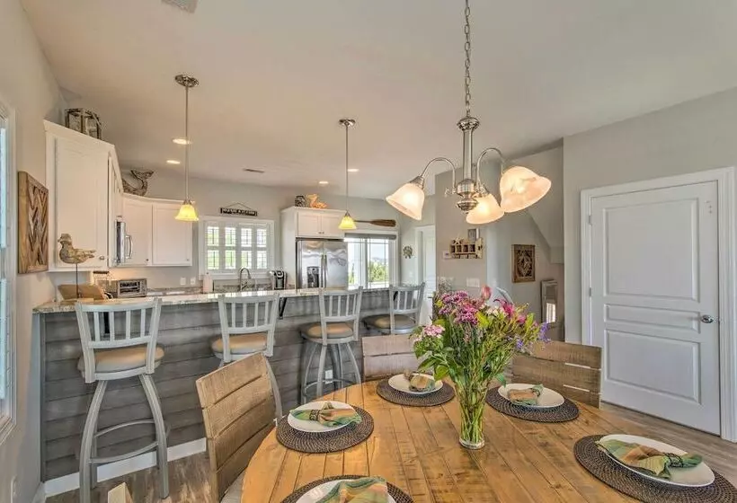 Surf City Escape W/ 6 Decks: Steps To Beach