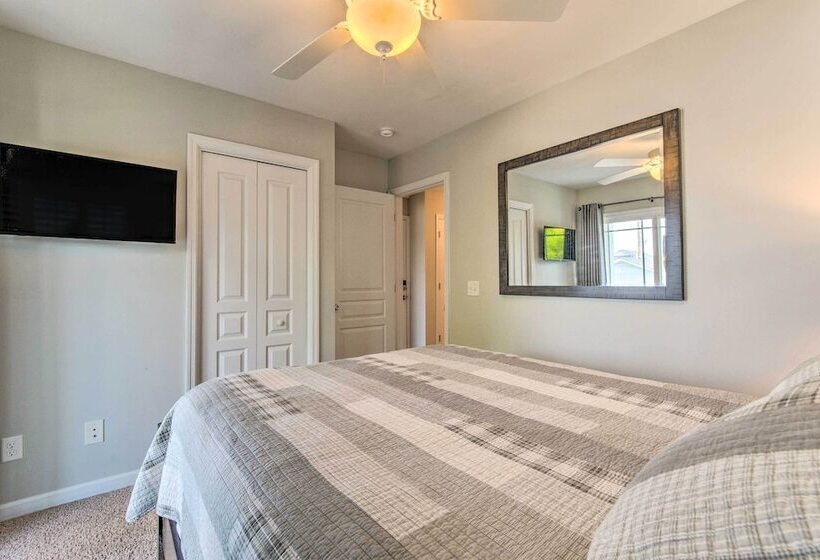 Surf City Escape W/ 6 Decks: Steps To Beach