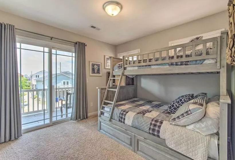 Surf City Escape W/ 6 Decks: Steps To Beach