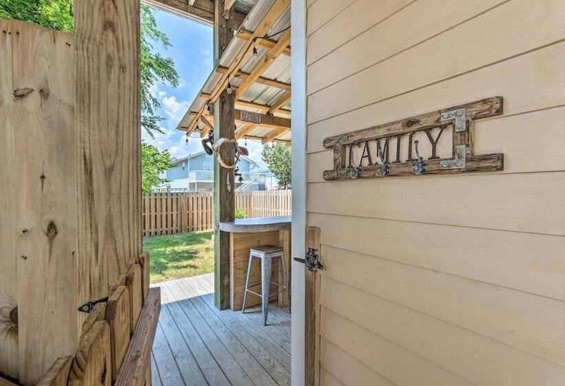 Surf City Escape W/ 6 Decks: Steps To Beach