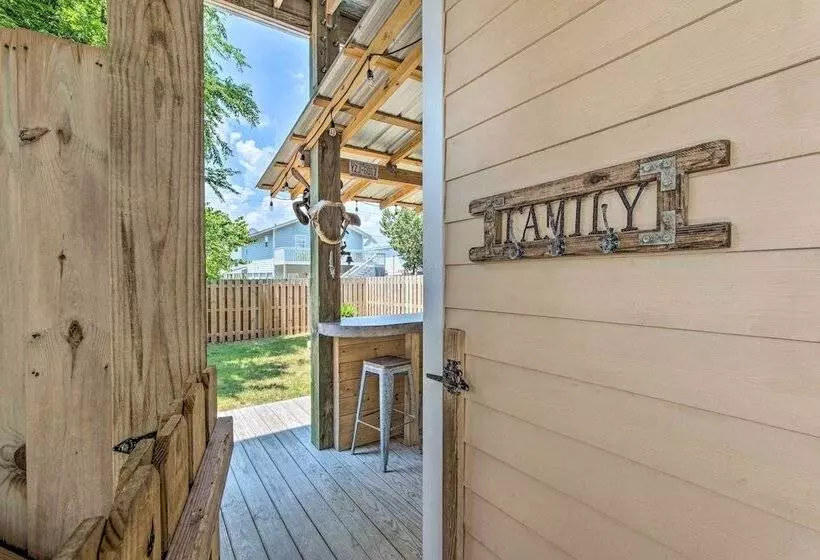 Surf City Escape W/ 6 Decks: Steps To Beach