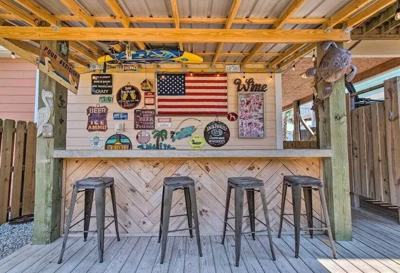 Surf City Escape W/ 6 Decks: Steps To Beach