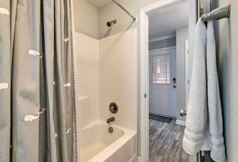 Surf City Escape W/ 6 Decks: Steps To Beach