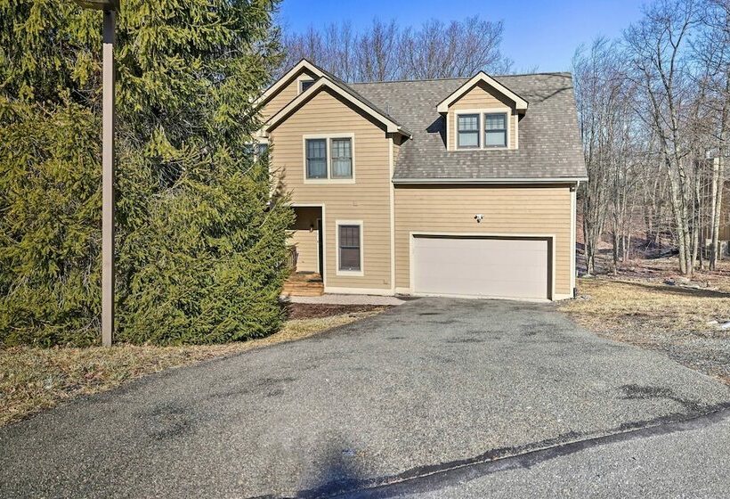 Tannersville Ski Home Near Camelback Mountain!