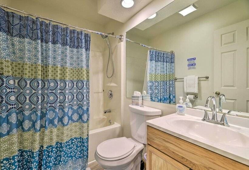 Tannersville Ski Home Near Camelback Mountain!