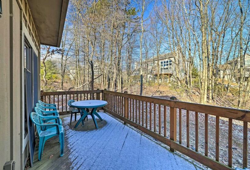 Tannersville Ski Home Near Camelback Mountain!