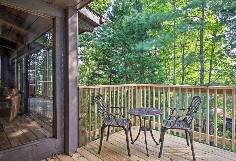 Upscale Gatlinburg Cabin: Deck, Fire Pit & Hot Tub