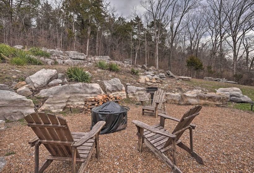 Wooded Escape W/ Beautiful Backyard + Mtn Views!