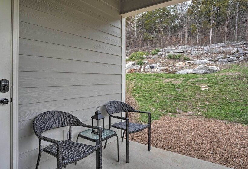 Wooded Escape W/ Beautiful Backyard + Mtn Views!