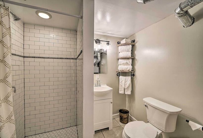 Yellowstone Country Family Home W/ View & Hot Tub