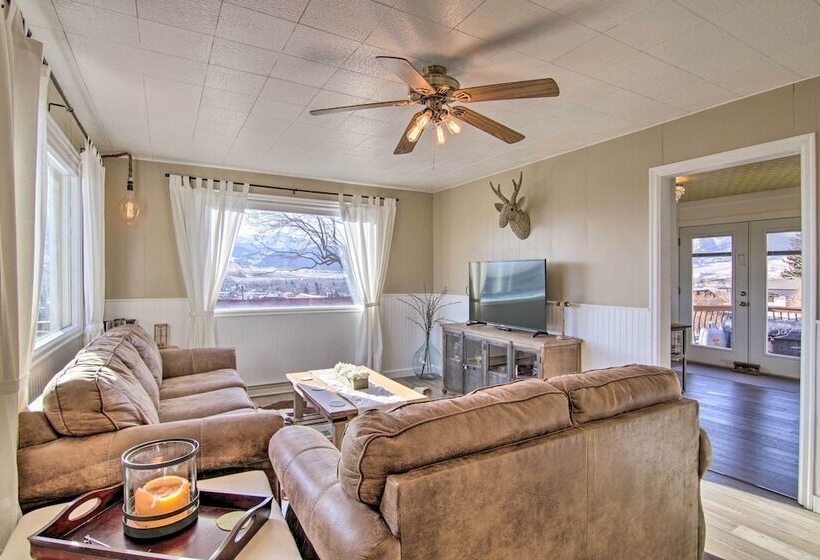 Yellowstone Country Family Home W/ View & Hot Tub