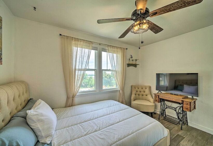 Yellowstone Country Family Home W/ View & Hot Tub