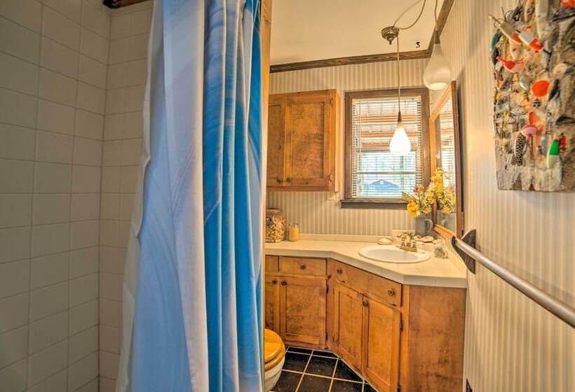 Authentic Retreat W/ Private Dock On Coosa River!