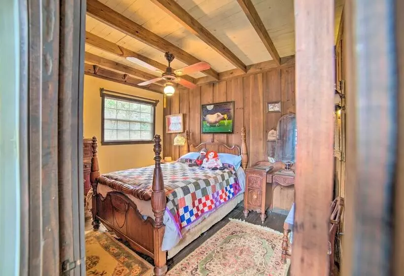 Authentic Retreat W/ Private Dock On Coosa River!