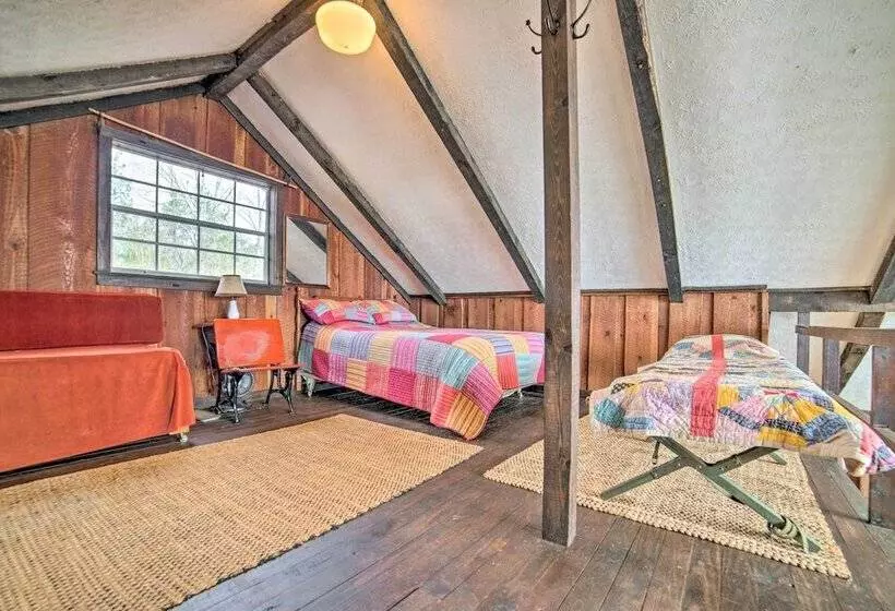 Authentic Retreat W/ Private Dock On Coosa River!