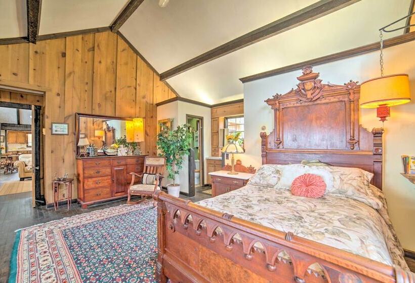 Authentic Retreat W/ Private Dock On Coosa River!