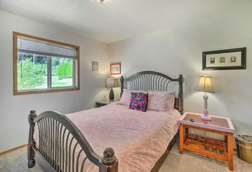 Bay City Home W/ Gorgeous Bay Views From Deck