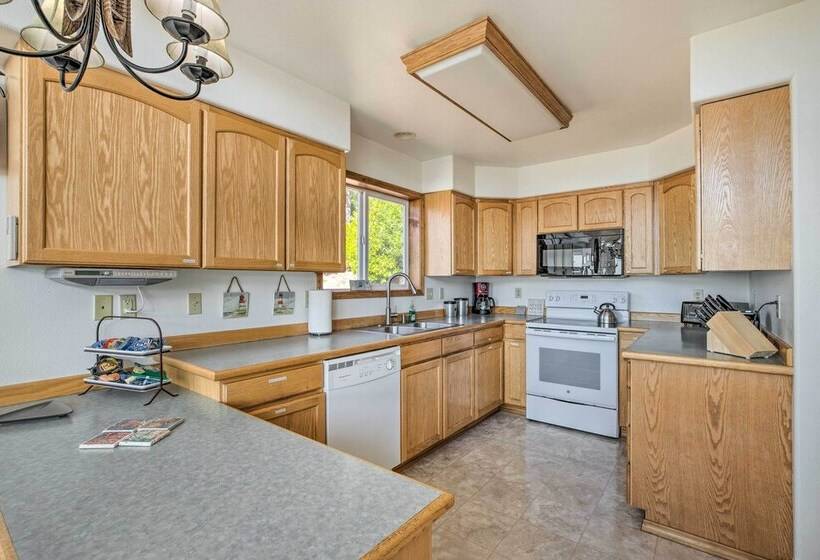 Bay City Home W/ Gorgeous Bay Views From Deck