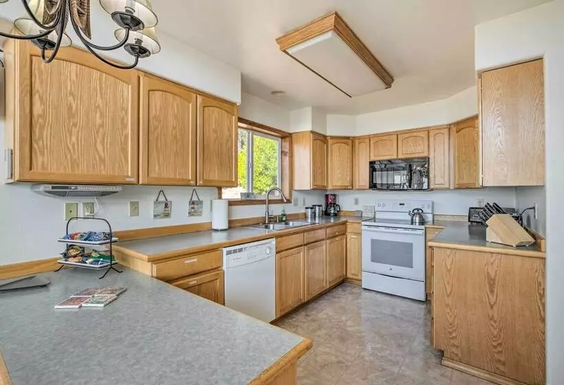 Bay City Home W/ Gorgeous Bay Views From Deck