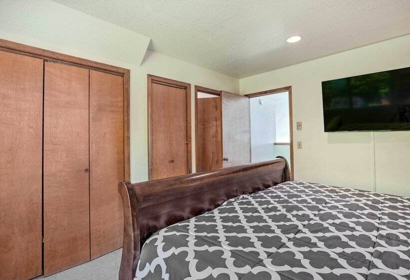 Bay City Home W/ Gorgeous Bay Views From Deck