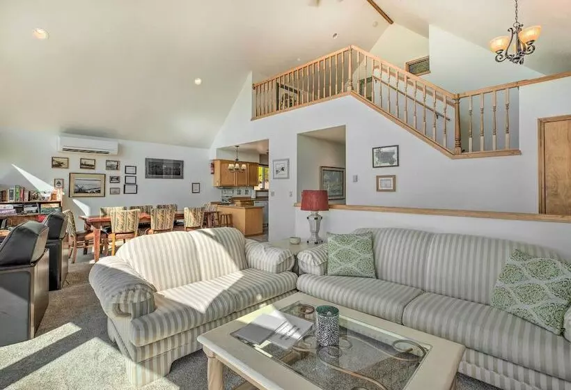 Bay City Home W/ Gorgeous Bay Views From Deck