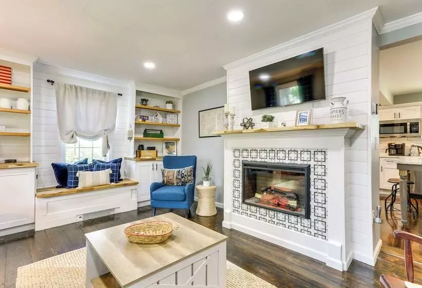 Bright Cornwall On Hudson Vacation Rental!