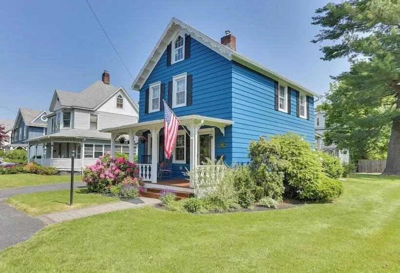 Bright Cornwall On Hudson Vacation Rental!