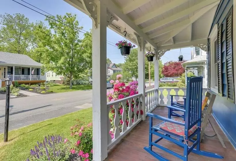 Bright Cornwall On Hudson Vacation Rental!
