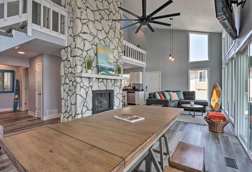 Private Boat Dock & Deck: Lakefront Home!