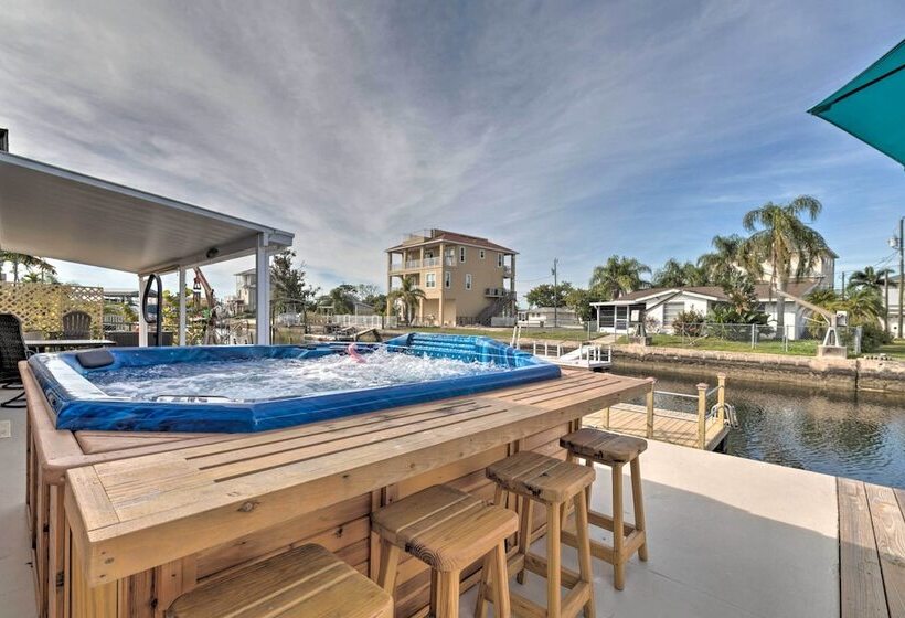 Canalfront Home W/ Dock & Access To Gulf Of Mexico