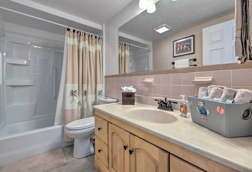 Canalfront Home W/ Dock & Access To Gulf Of Mexico