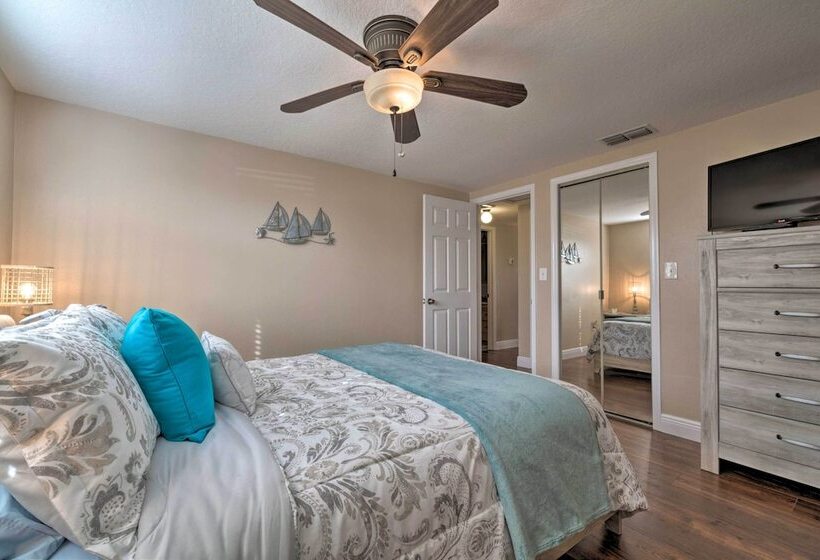 Canalfront Home W/ Dock & Access To Gulf Of Mexico