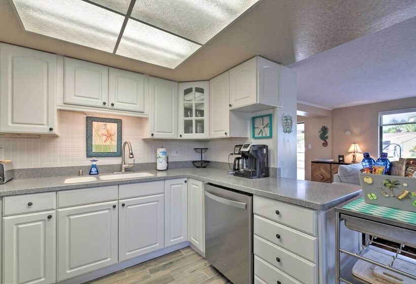 Canalfront Home W/ Dock & Access To Gulf Of Mexico