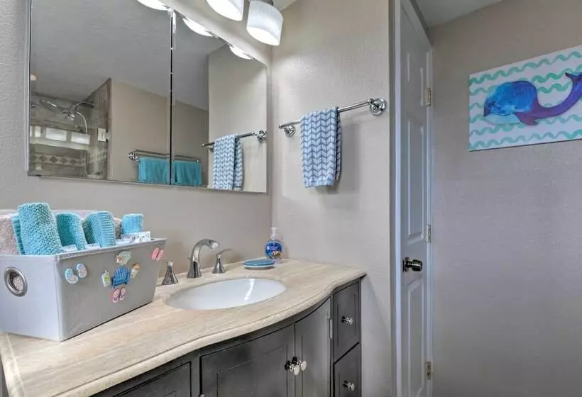 Canalfront Home W/ Dock & Access To Gulf Of Mexico